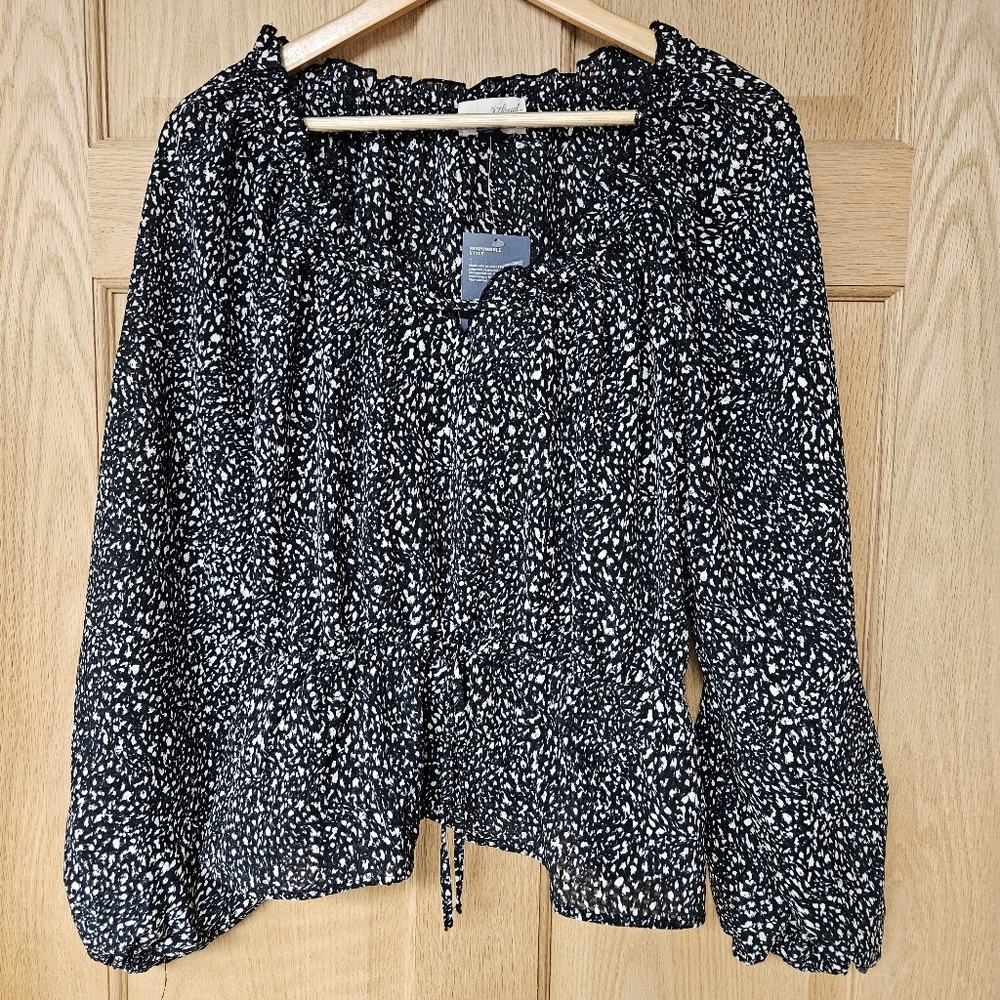 Universal Thread Large Black and White Women's‎ Blouse